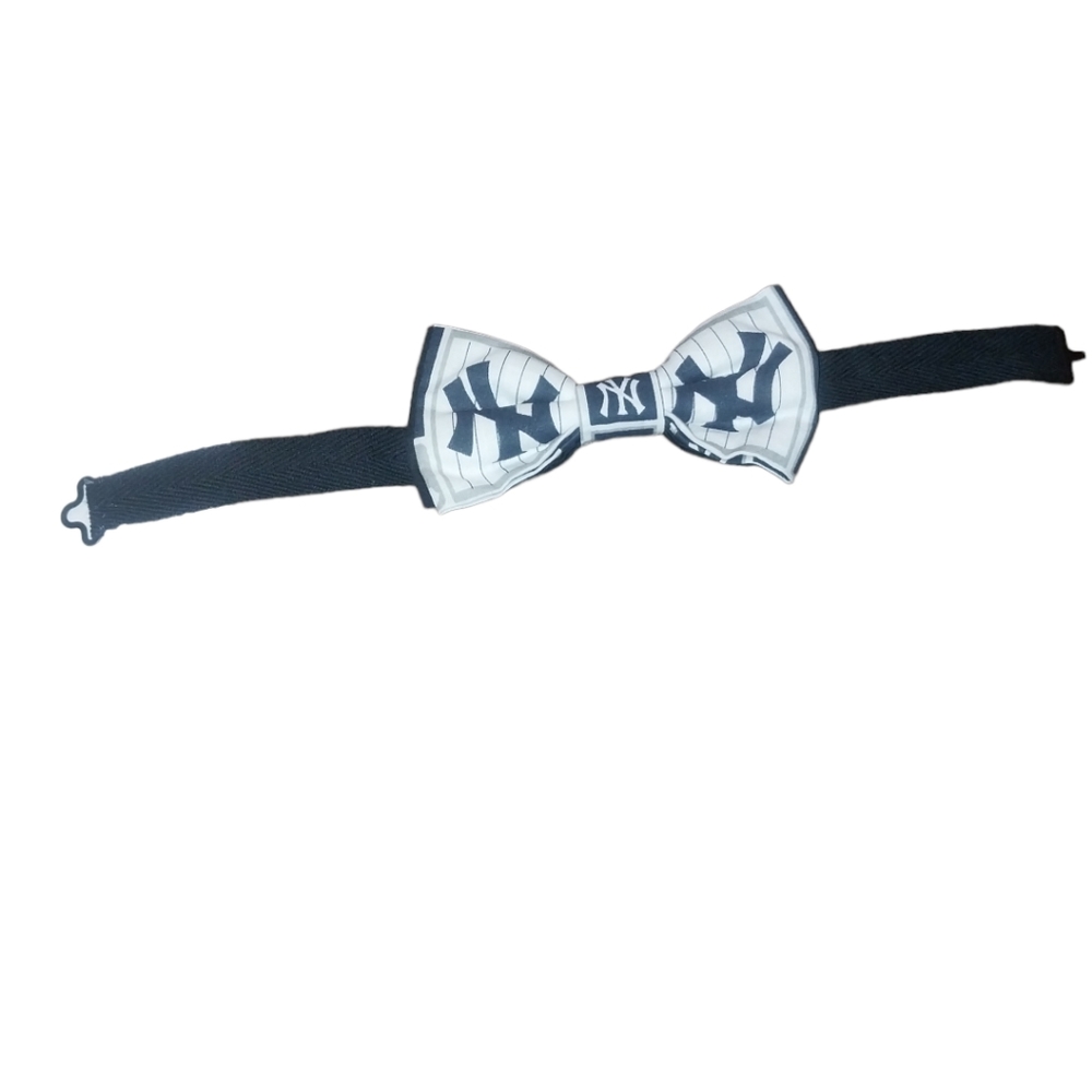 Hand Crafted Bowtie NY Yankee themed NWOT